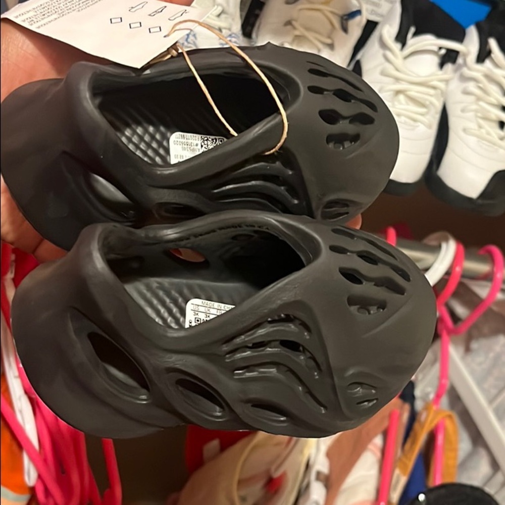 Yeezy Foam Runners Black 3k